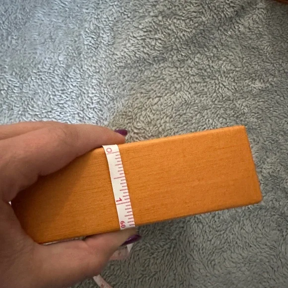 Louis Vuitton accessories box - Picture 4 of 6